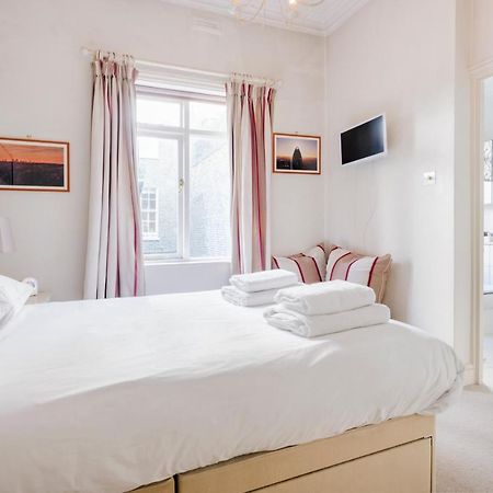 Classy And Spacious One Bedroom Flat In Amazing Location 런던 외부 사진